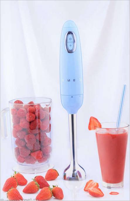 Smeg HBF02 blender