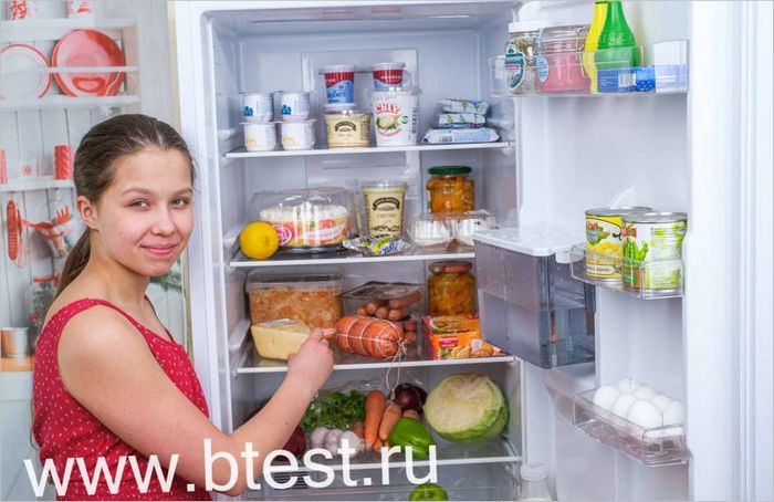 Ascoli dobbeltkammer-køleskab med dispenser Ascoli to-kammer køle- og fryseskab med dispenser