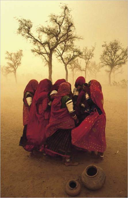 INDIEN. Rajasthan. 1983. Sandstorm