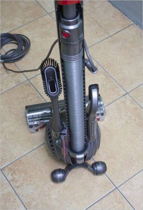 Dyson DC42 AllergyDyson_DC42_Allergy_2 test af opretstående støvsuger